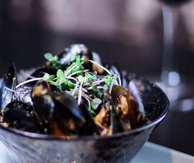 Pinnacle Hotel At The Pier