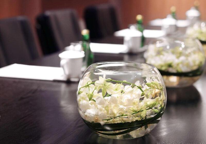 בית מלון כפרי Pullman Shanghai Jing An