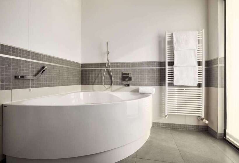 هتل Ramada Plaza by Wyndham Milano