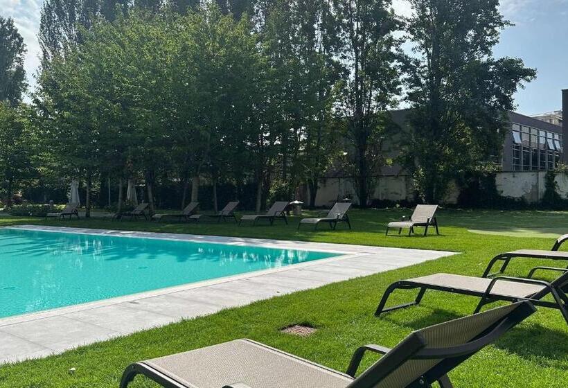 هتل Ramada Plaza by Wyndham Milano