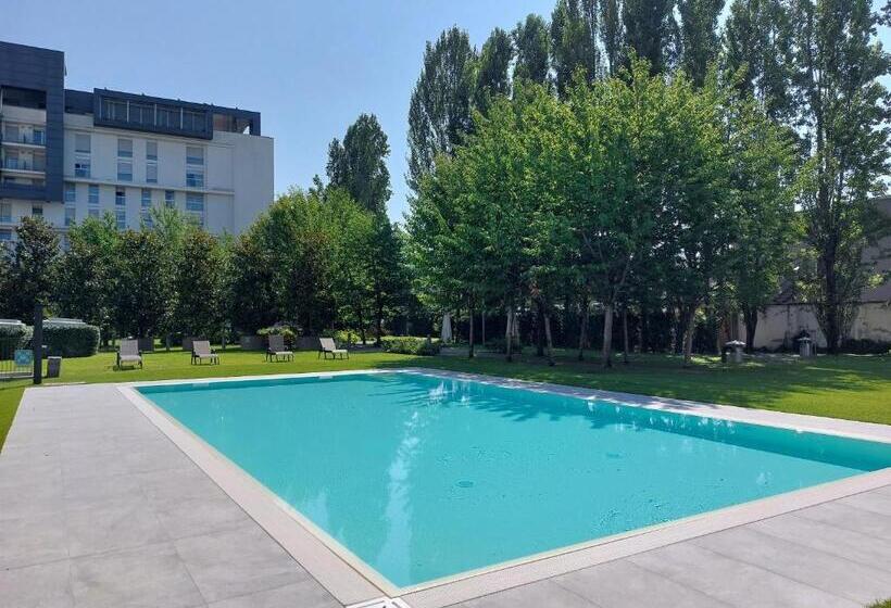 هتل Ramada Plaza by Wyndham Milano