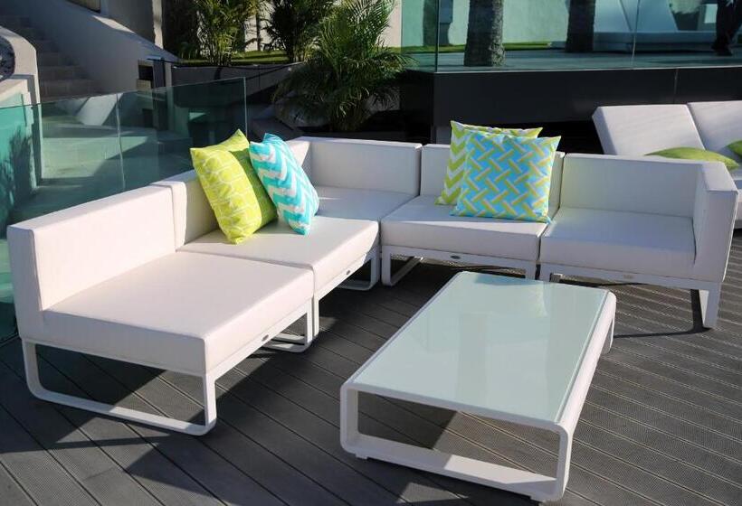 هتل Santa Monica Suites