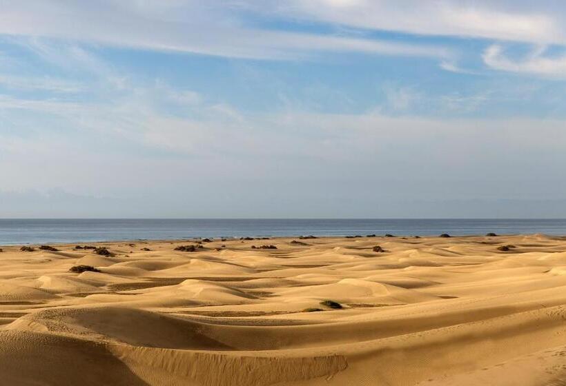 هتل Santa Monica Suites