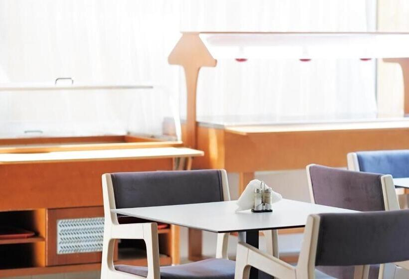 בית מלון כפרי Savoy