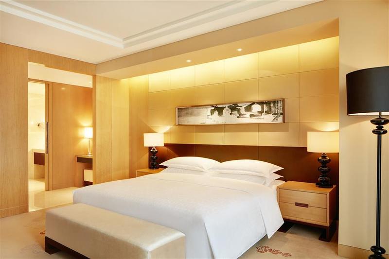 Отель Sheraton Wuxi Binhu