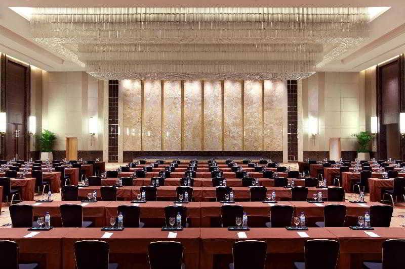 Отель Sheraton Wuxi Binhu