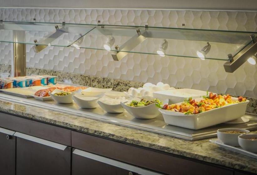 호텔 Staybridge Suites Guadalajara Expo, An Ihg