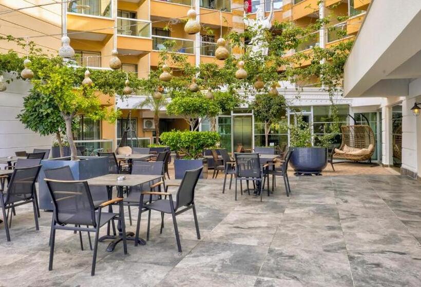 Tac Premier Hotel & Spa