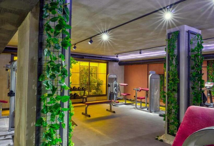 Tac Premier Hotel & Spa