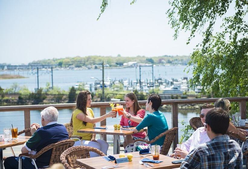 هتل The Inn At Mystic