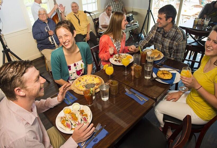 هتل The Inn At Mystic