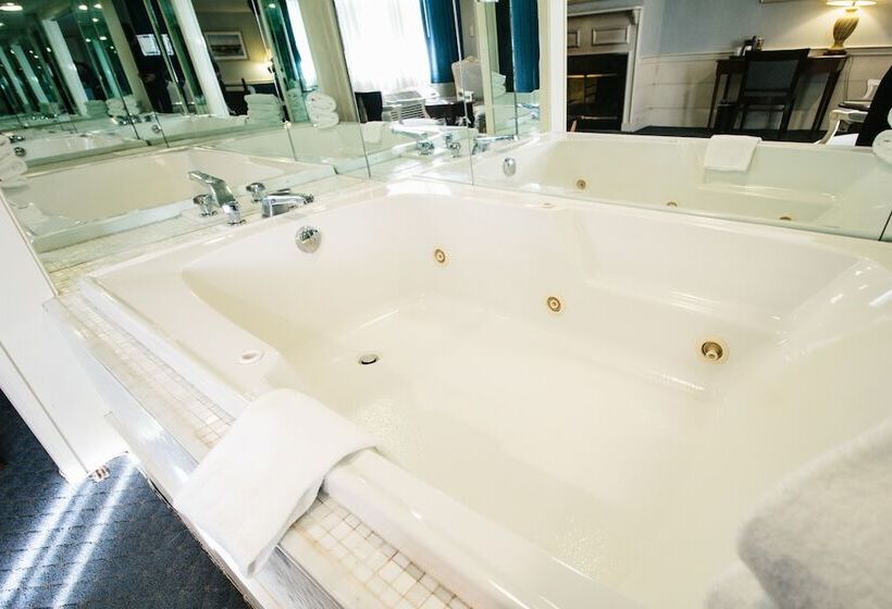 هتل The Inn At Mystic