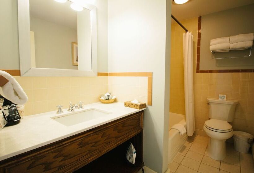 هتل The Inn At Mystic