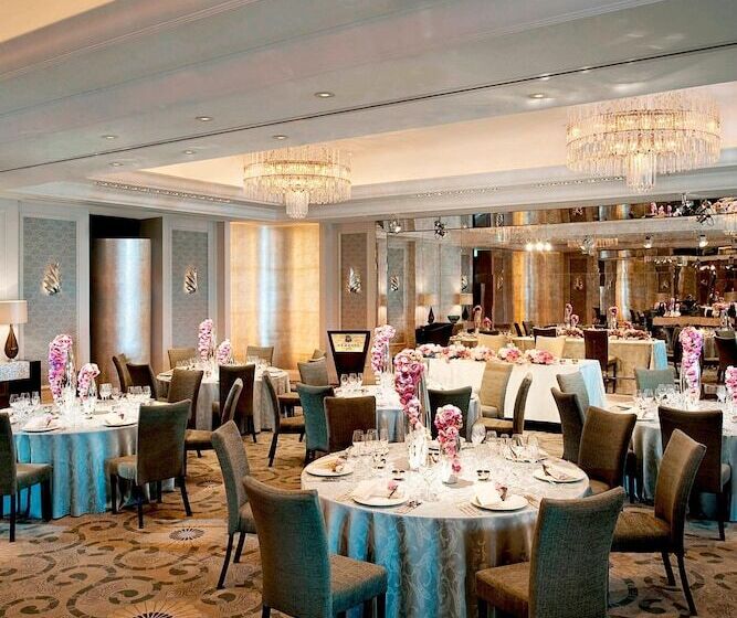 ホテル St. Regis Osaka