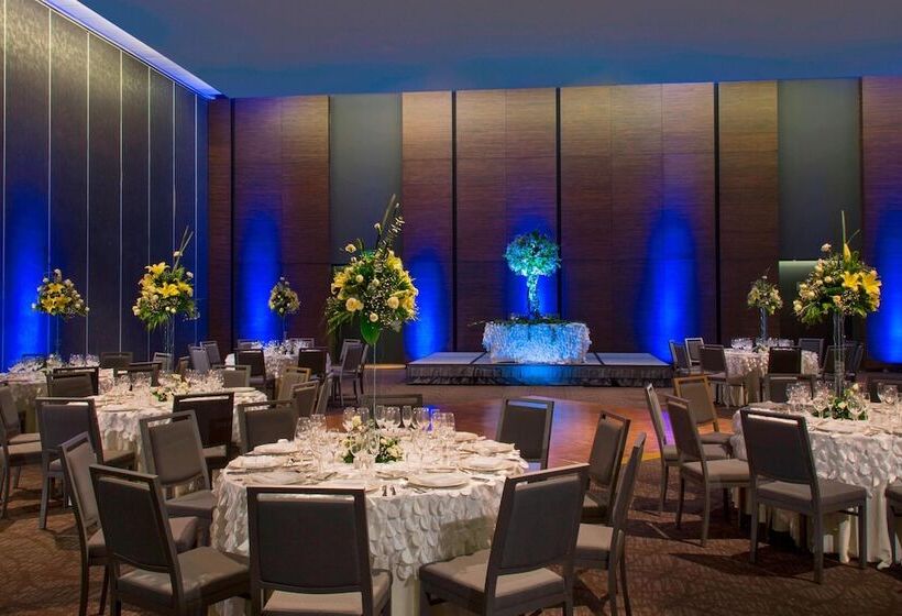 Отель The Westin Santa Fe, Mexico City