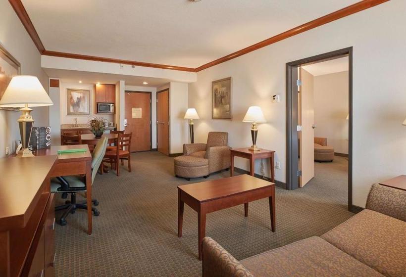 هتل Wingate By Wyndham Chihuahua