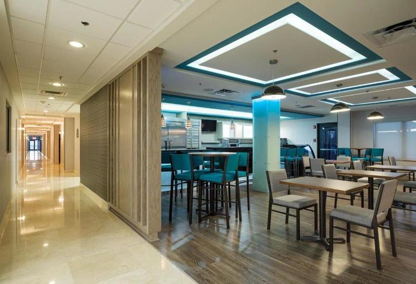 هتل Wingate By Wyndham Chihuahua