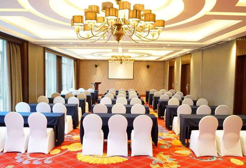 Отель Wyndham Grand Plaza Royale Furongguo Changsha