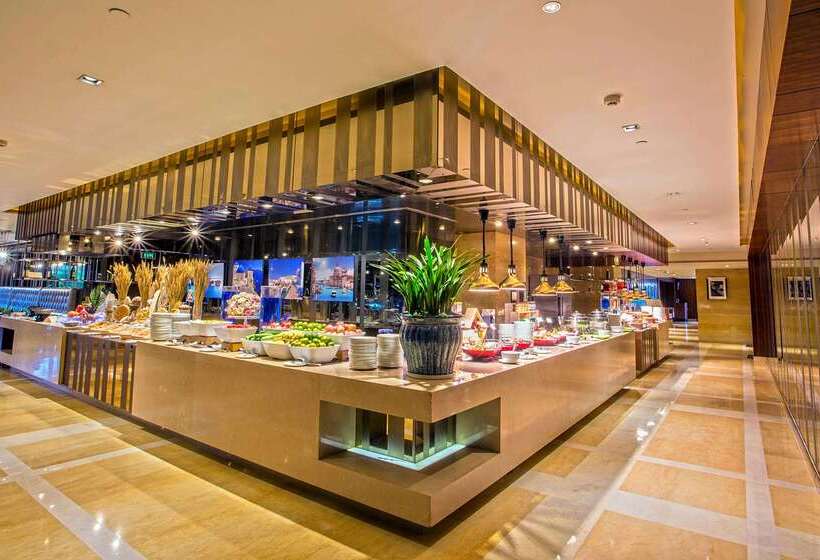 Отель Wyndham Grand Plaza Royale Furongguo Changsha