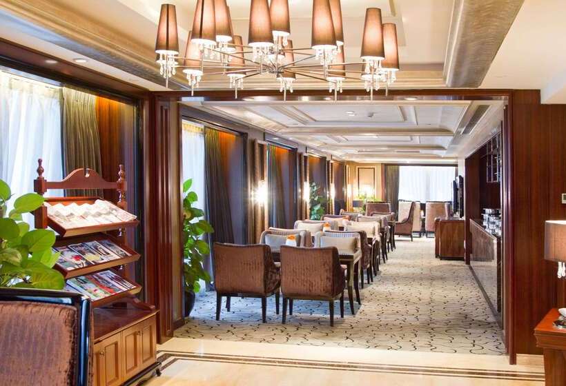 Отель Wyndham Grand Plaza Royale Furongguo Changsha