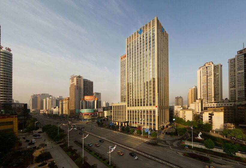 Отель Wyndham Grand Plaza Royale Furongguo Changsha