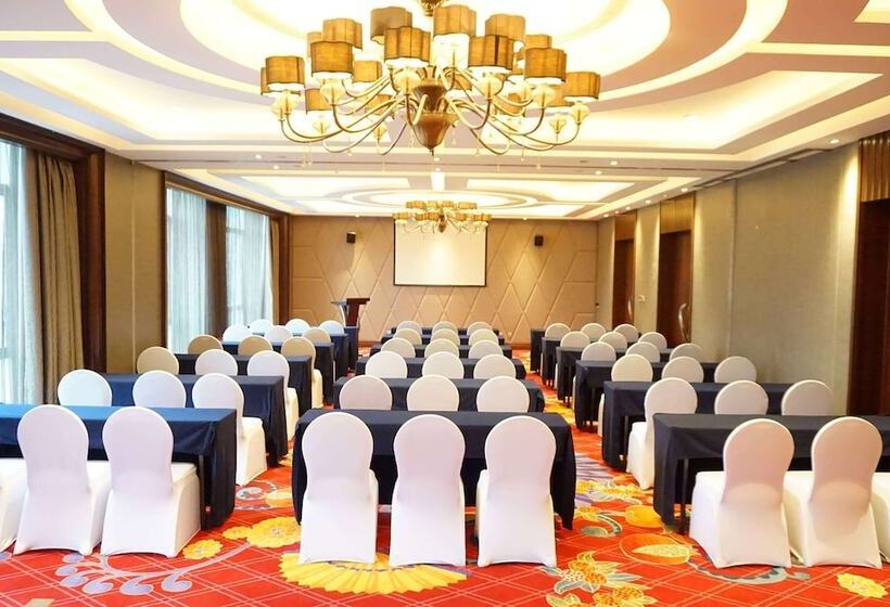 Отель Wyndham Grand Plaza Royale Furongguo Changsha