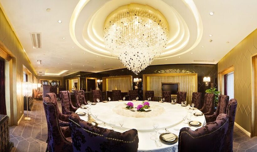 Отель Wyndham Grand Plaza Royale Furongguo Changsha