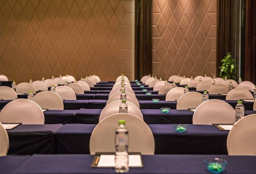 Отель Wyndham Grand Plaza Royale Furongguo Changsha