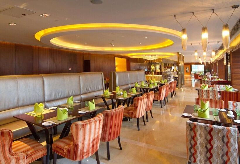 Отель Wyndham Grand Plaza Royale Furongguo Changsha