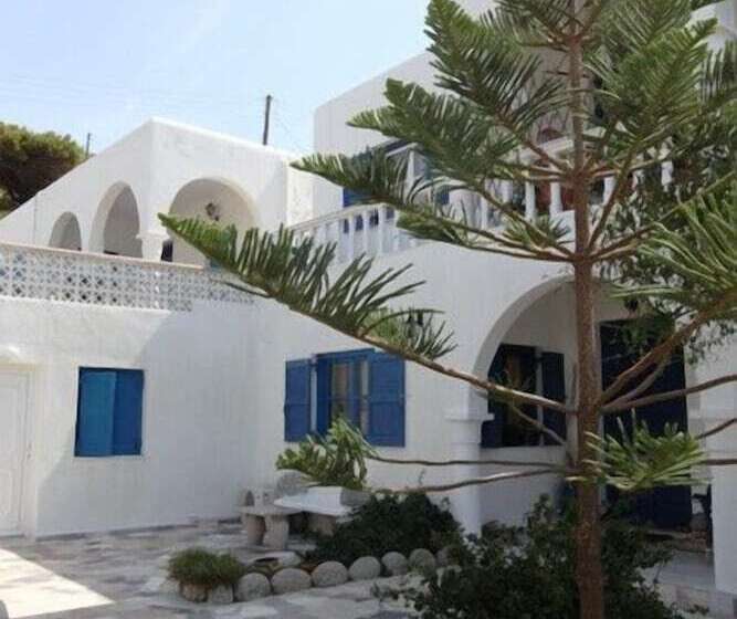 פנסיון Mina Town Hillside