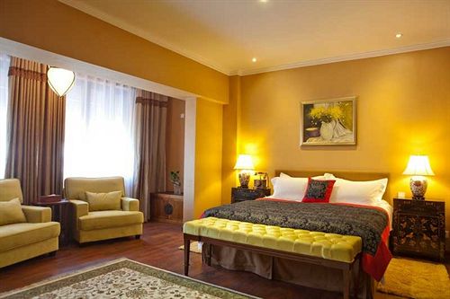 Red Wall Garden Hotel