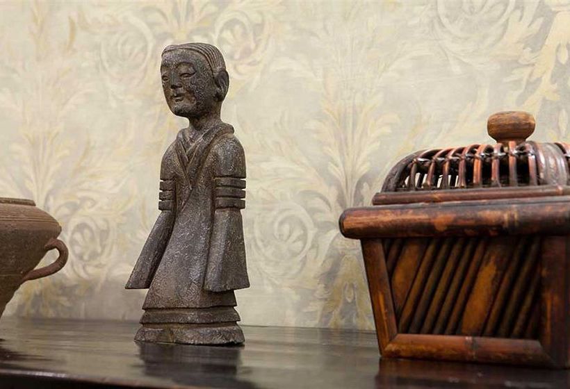 Red Wall Garden Hotel