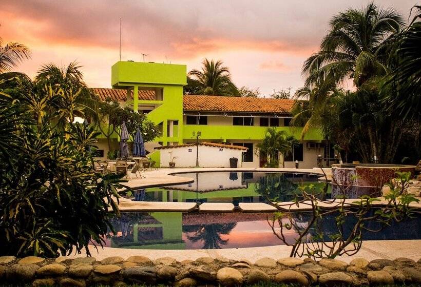 Suites & Hotel Punta Esmeralda