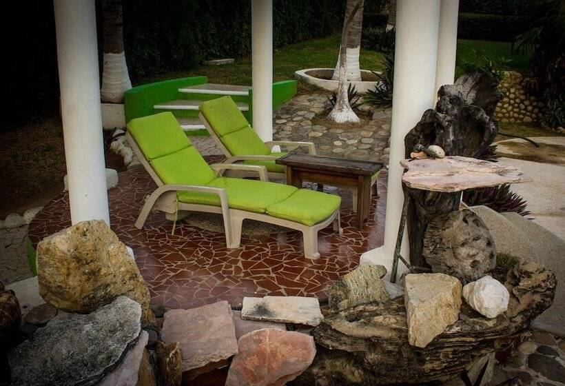 Suites & Hotel Punta Esmeralda