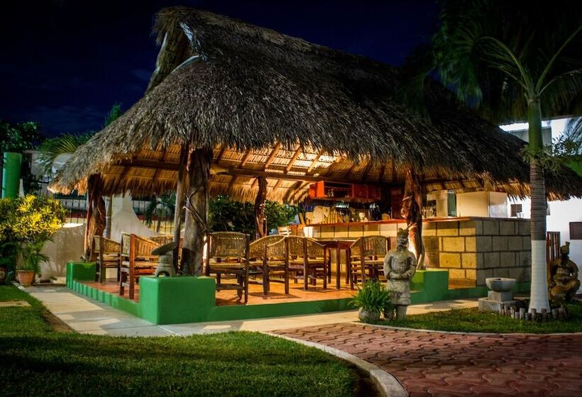 Suites & Hotel Punta Esmeralda