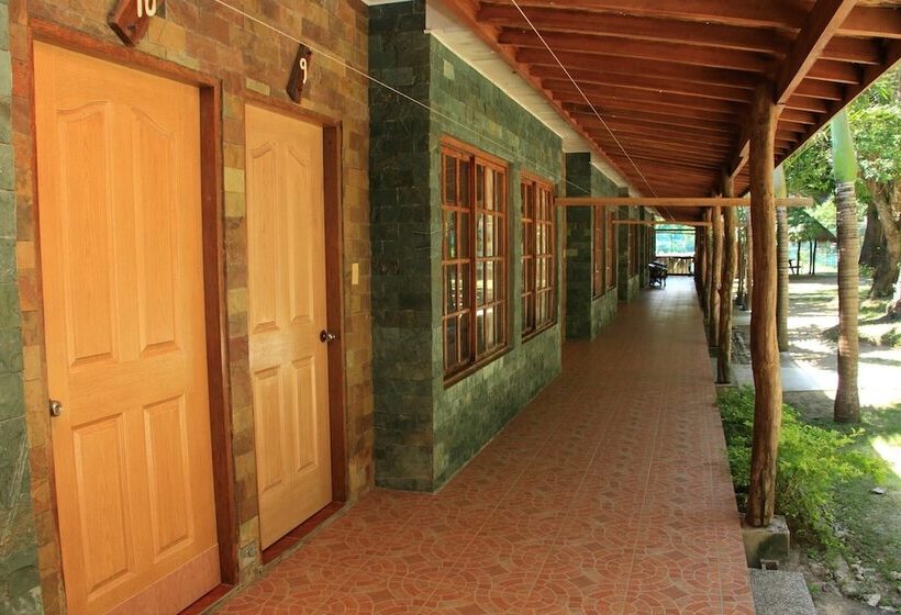 Elizabeth's Hideaway Hotel & Restaurant