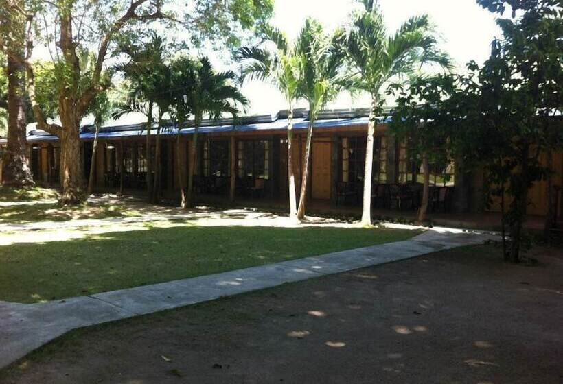 Elizabeth's Hideaway Hotel & Restaurant