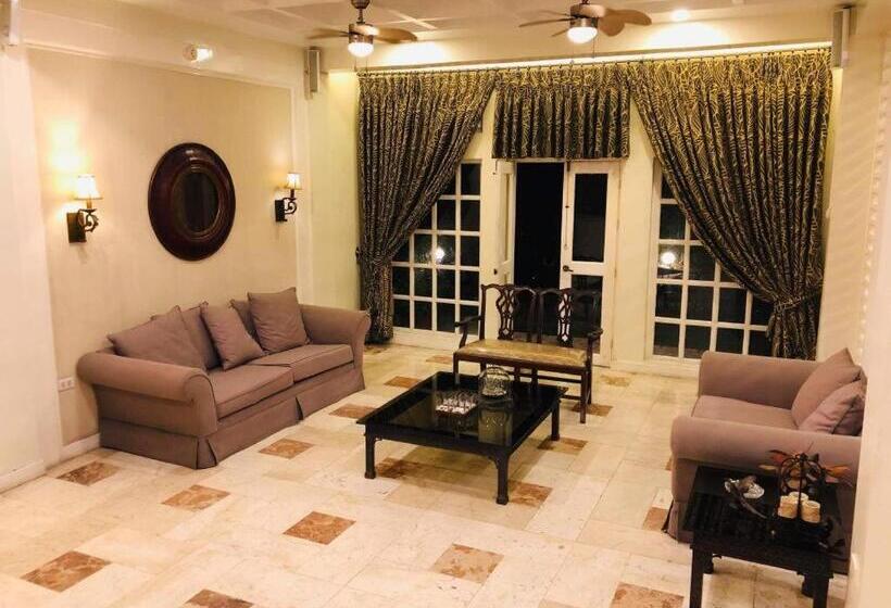 Отель Citi Garden Suites