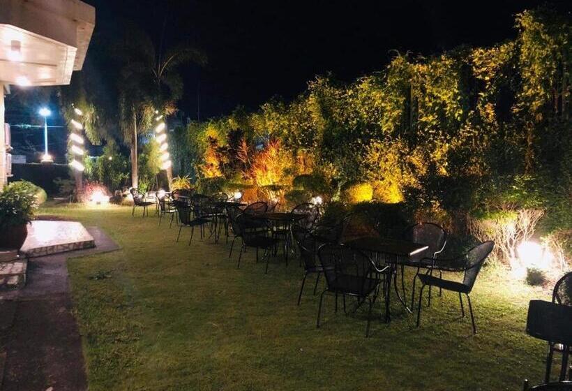 Отель Citi Garden Suites