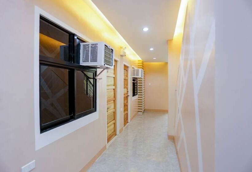 ホテル Jrja Suites By Oyo Rooms