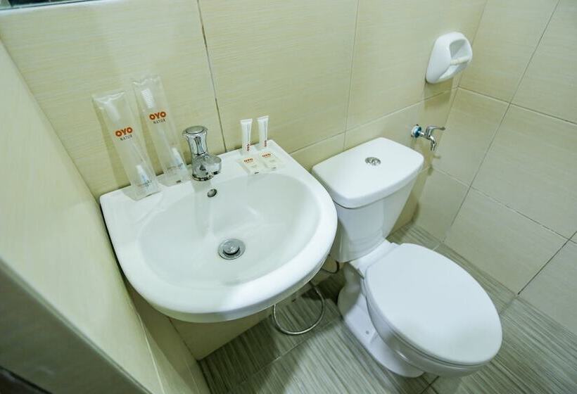 ホテル Jrja Suites By Oyo Rooms