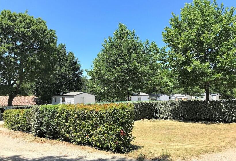 בית מלון כפרי Les Bastides De Chanteraine