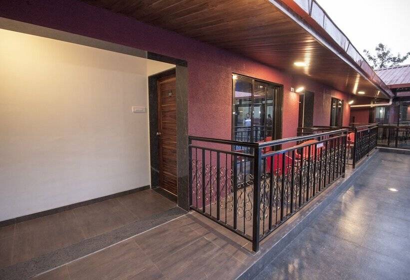 בית מלון כפרי Onella Regency