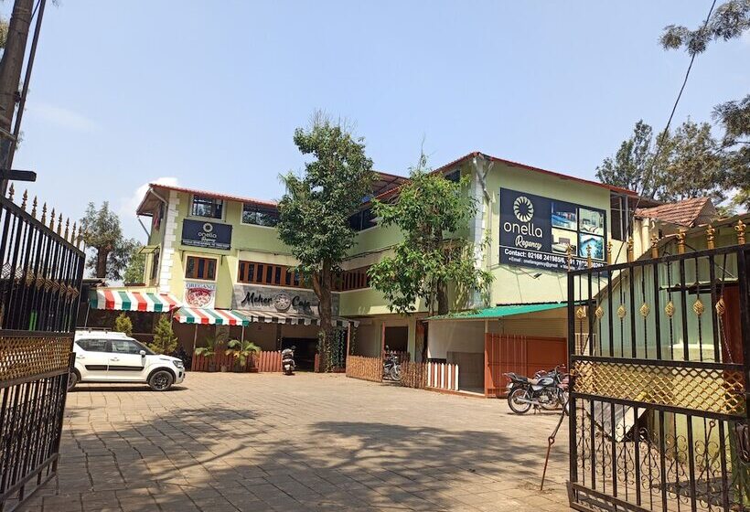 בית מלון כפרי Onella Regency