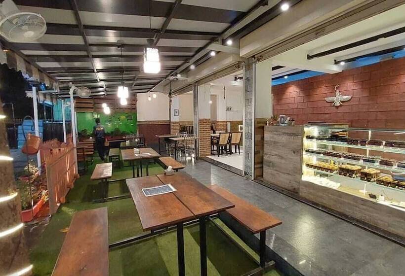 בית מלון כפרי Onella Regency