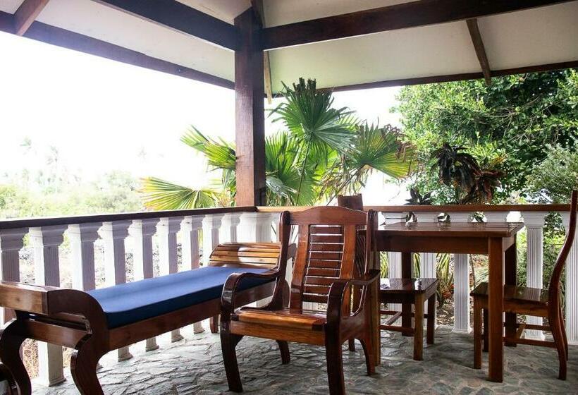 هتل Rainbow Bay Beach & Dive Resort