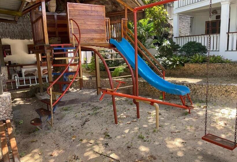 هتل Rainbow Bay Beach & Dive Resort