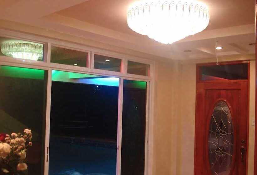 هتل Southpoolside Tourist Inn