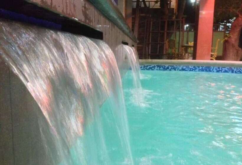 هتل Southpoolside Tourist Inn