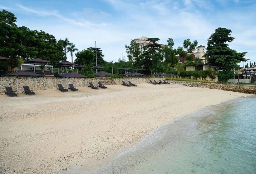 هتل The Reef Island Resort Mactan, Cebu